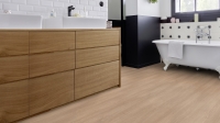 Vinylová podlaha  Gerflor Taralay Libertex 2243 Legend Chestnut v koupelně - vzorkovna Praha